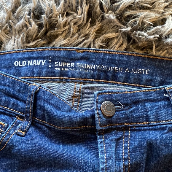 Old Navy Super Skinny Jeans - Picture 3 of 4